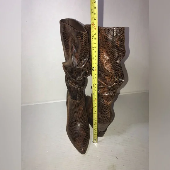 Jessica Simpson Helveta 2 Brown Snake Print Wedge Heels Slouch Boots Sz 9.5 - Picture 8 of 9